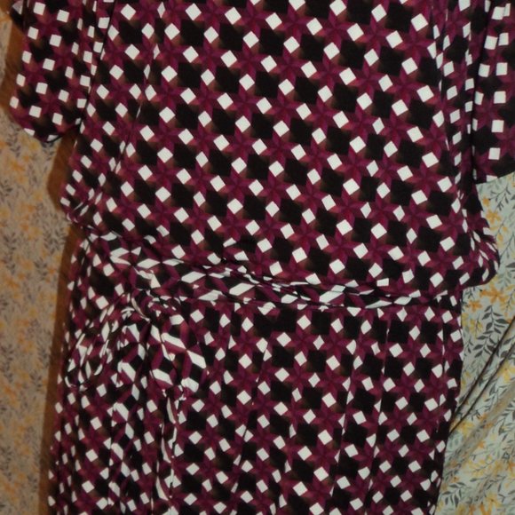 Dress - Picture 3 of 10